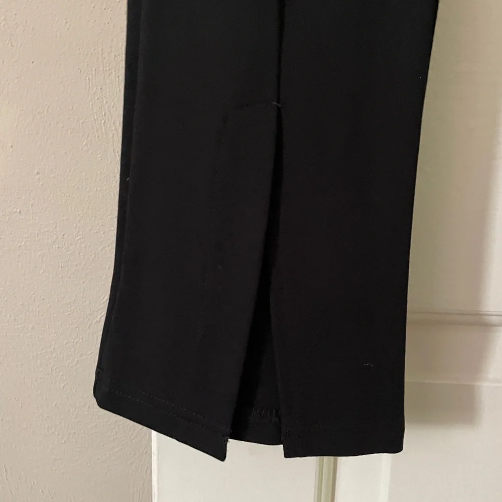 NWOT A Love Like You Women’s Split Leggings. Size Medium.